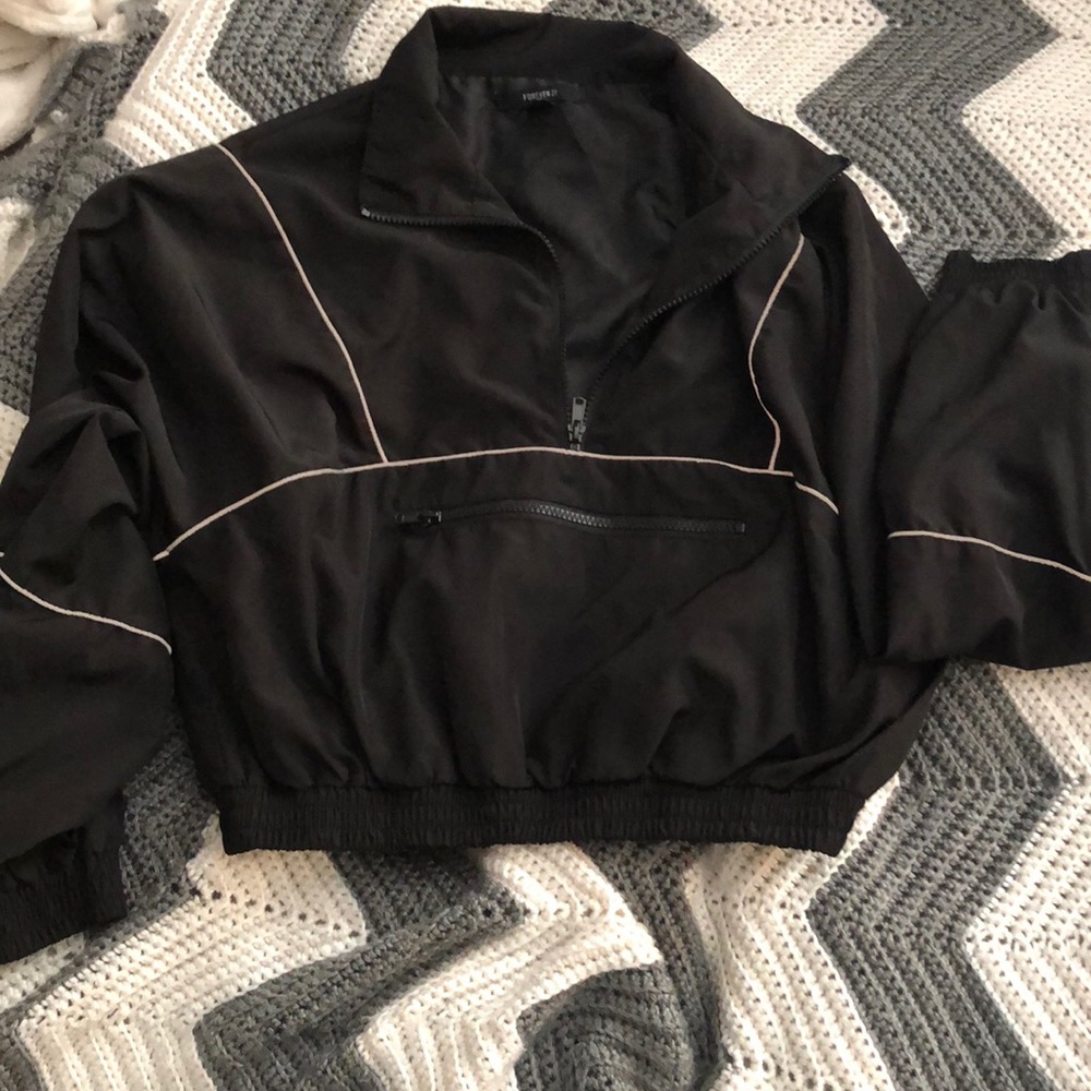Cropped wind jacket